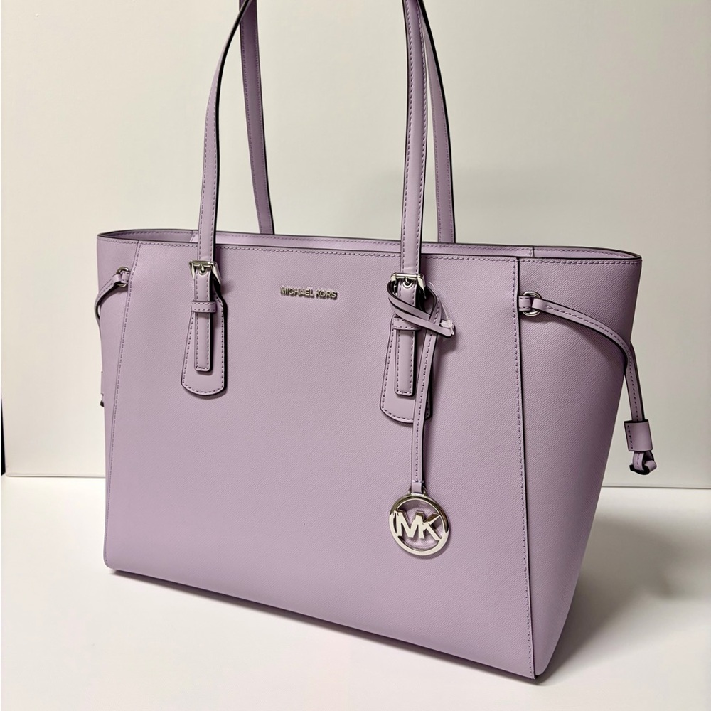 MICHAEL KORS Voyager Large
Saffiano Leather Shoulder Tote Bag Lilac - Picture 6 of 12